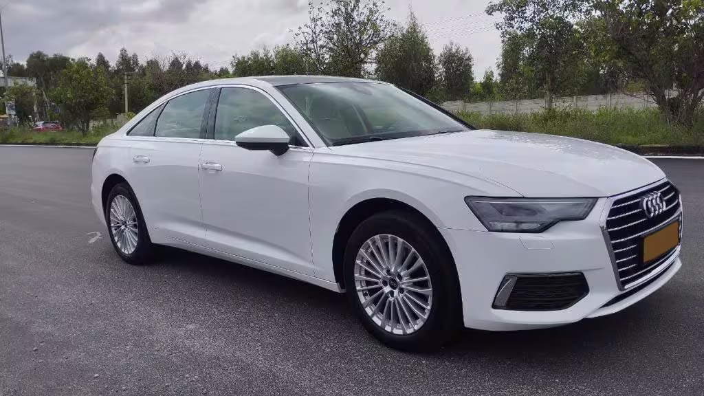 Audi A6 - Front view