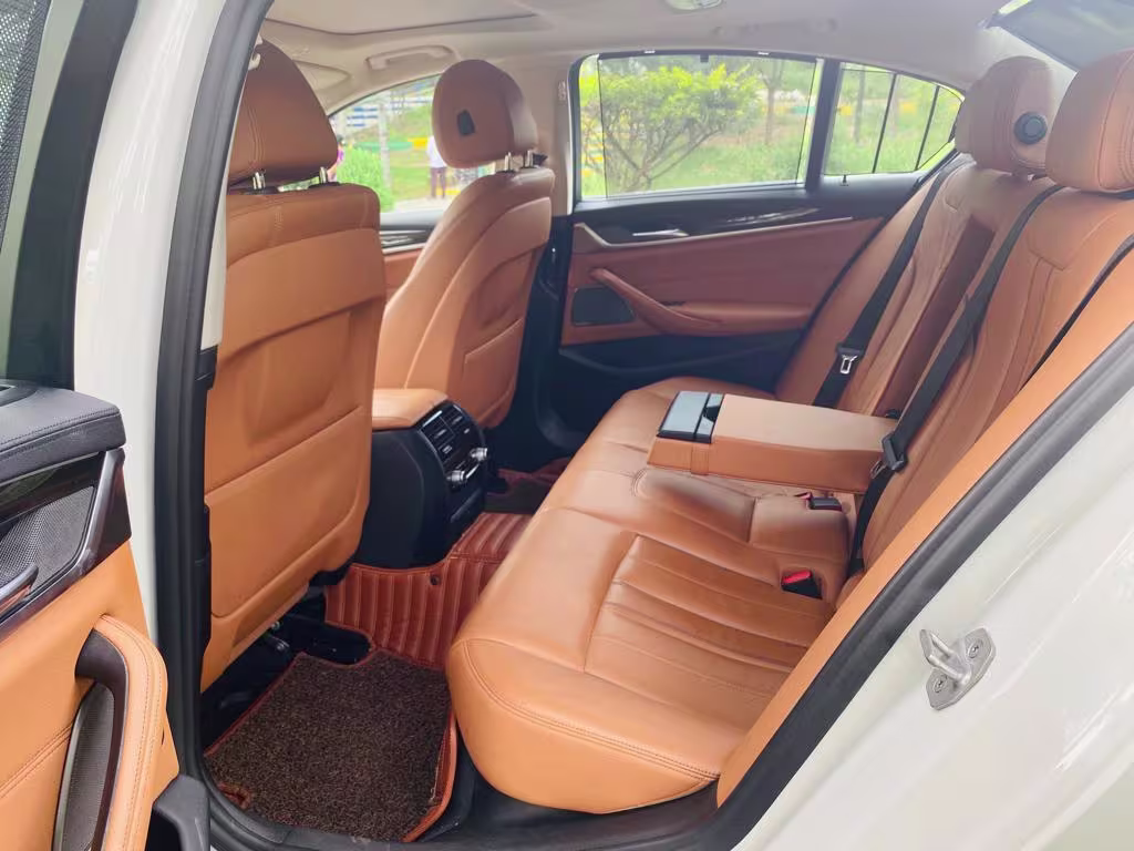 BMW 5 Series gallery 5